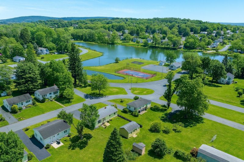 Local Christmas Lights Installation in East Greenbush, NY