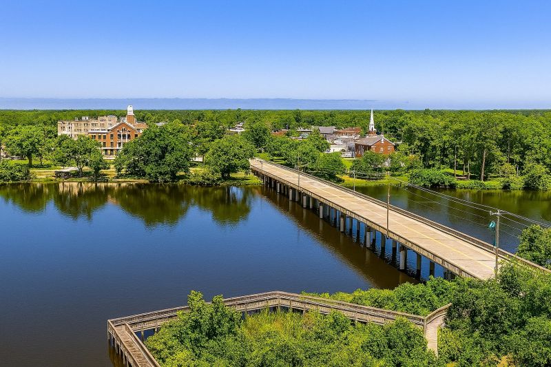 Local Christmas Lights Installation in Jacksonville, NC