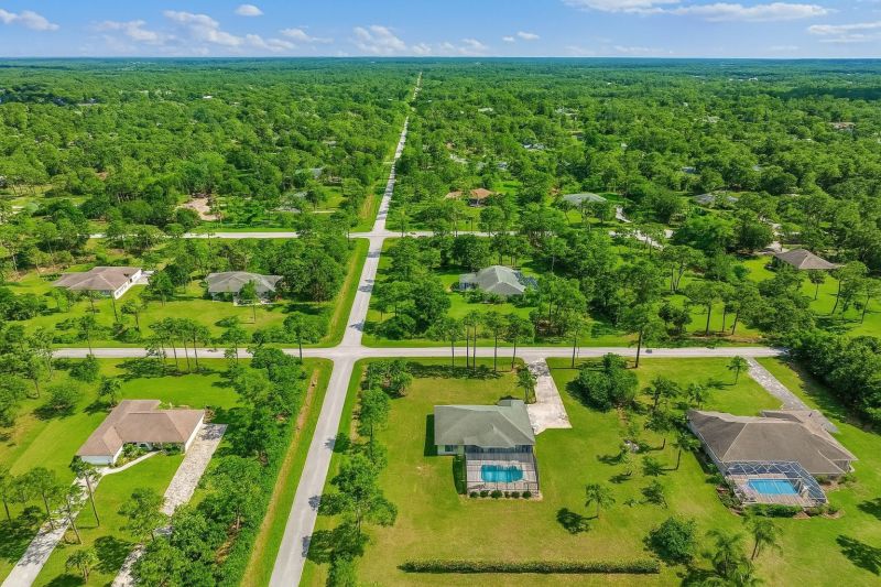 Local Holiday Lights Installation in Loxahatchee, FL