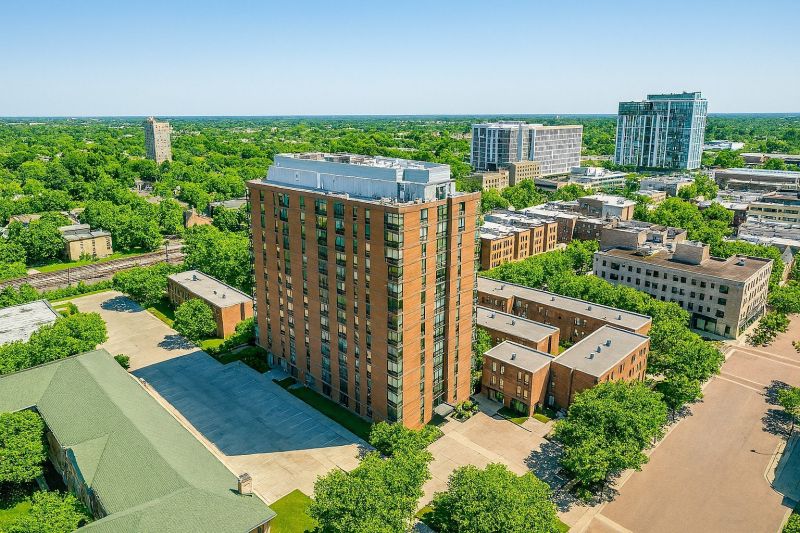 Local Holiday Lights Installation in Oak Park, IL
