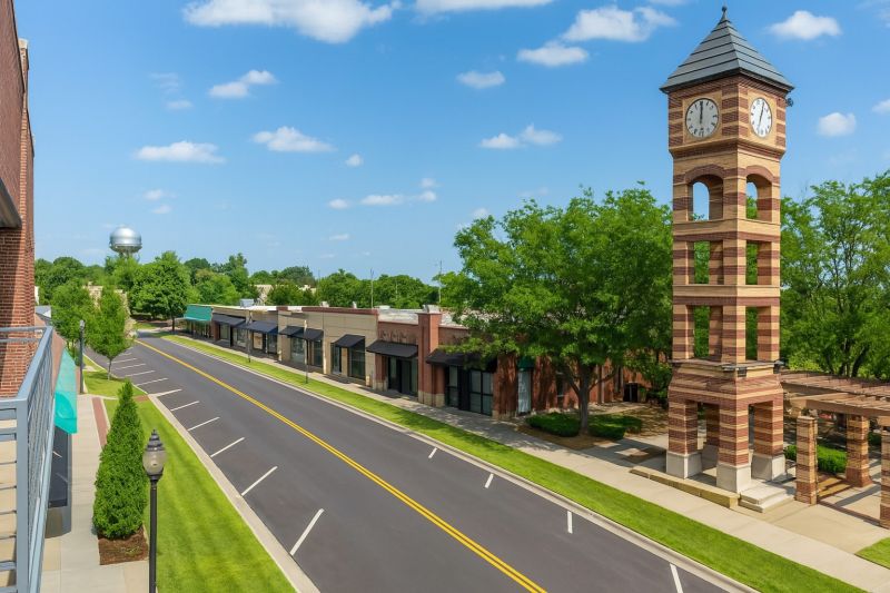 Local Holiday Lights Installation in Overland Park, KS