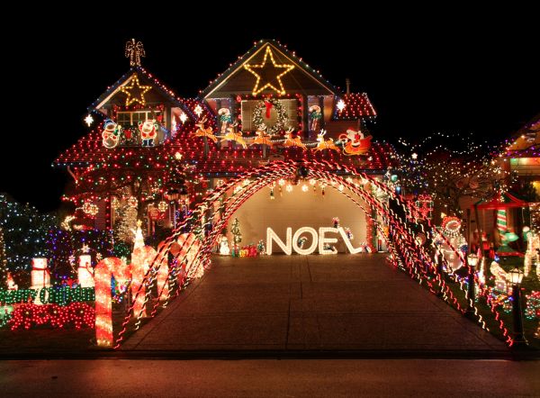 Christmas Decor Installation Service